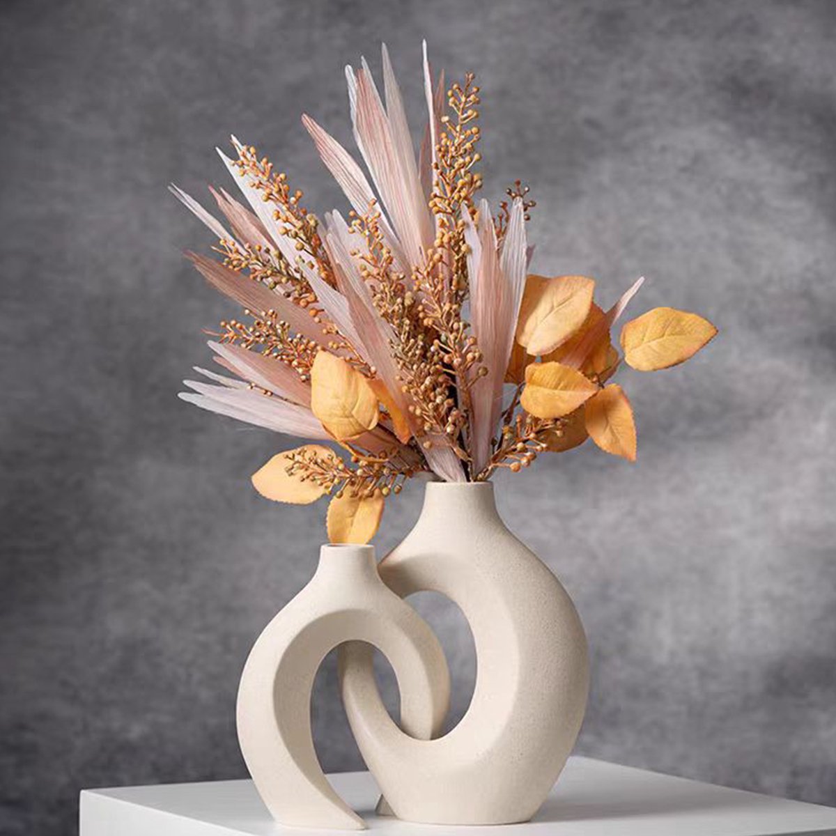 Keramische vazenset styling met droogbloemen - Japandi interieur