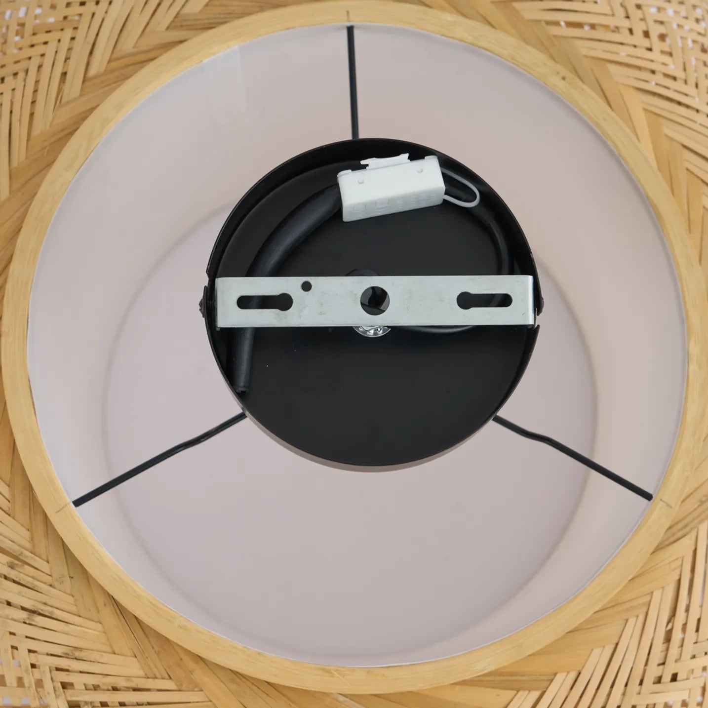 Japandi plafondlamp Liva bamboe in hal